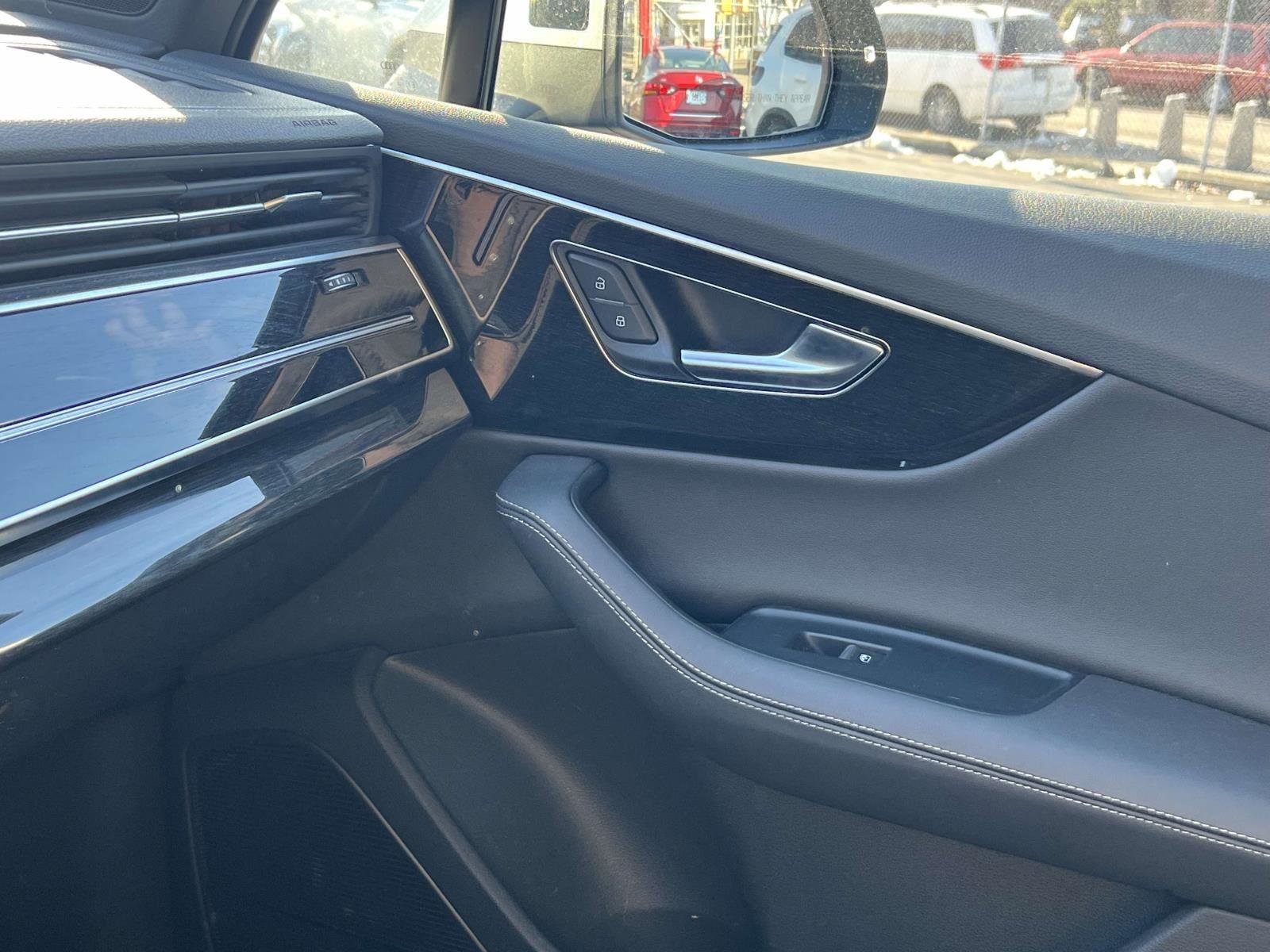 Used 2025 Audi Q7 2.0T Premium Plus image 37