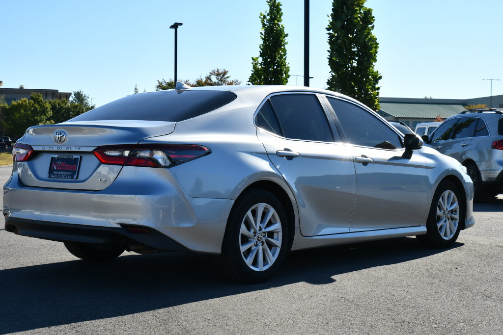 Used 2021 Toyota Camry LE w/ Convenience Package FWD image 11