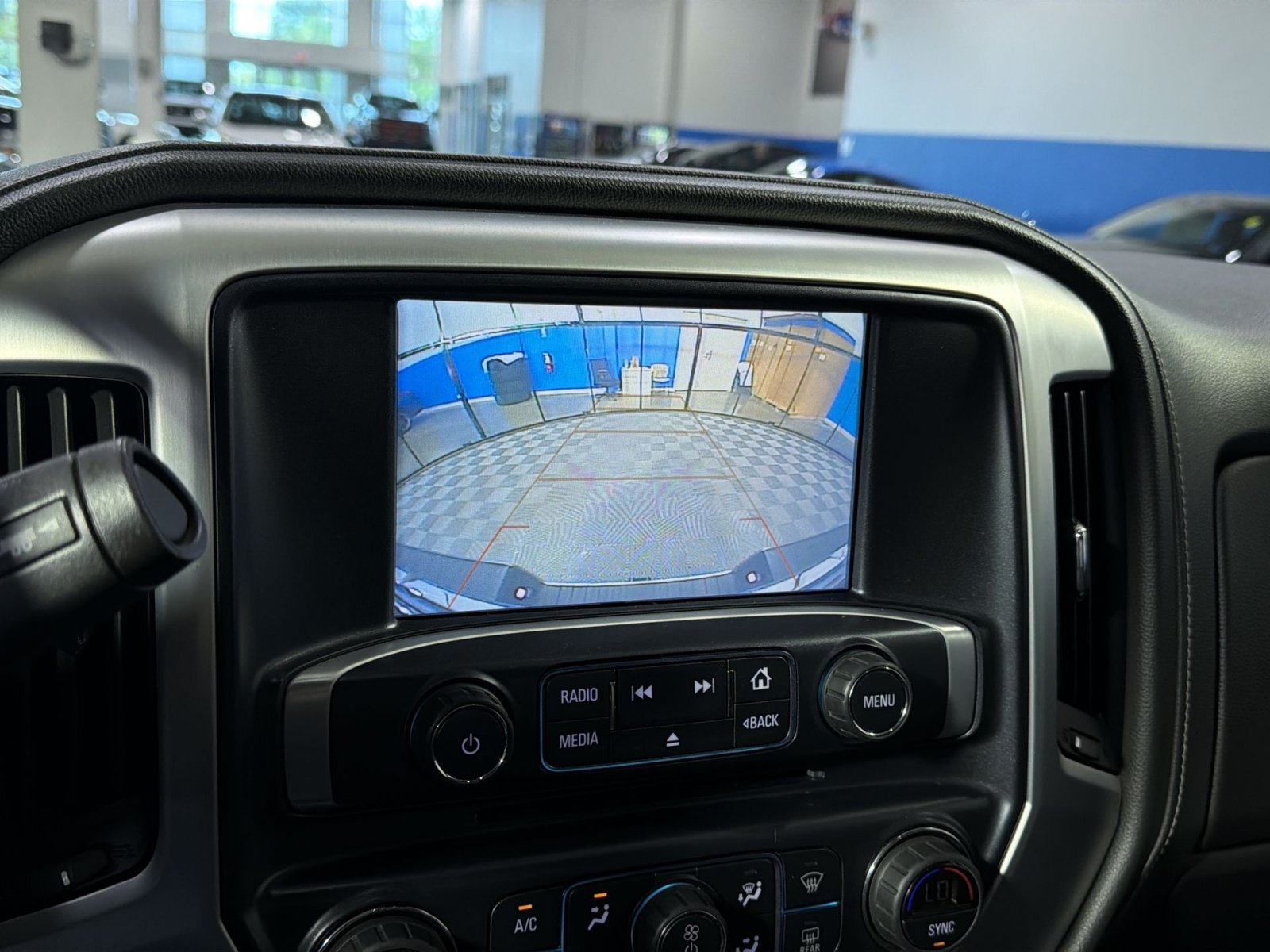 Used 2018 GMC Sierra 1500 SLE w/ Black Pack AWD/4WD image 32