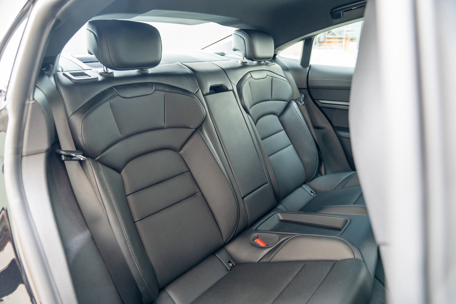 Certified 2025 Porsche Taycan AWD/4WD image 21