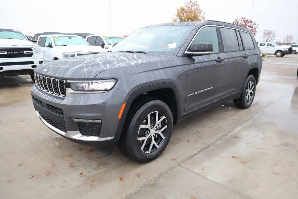 New 2025 Jeep Grand Cherokee L Limited image 11