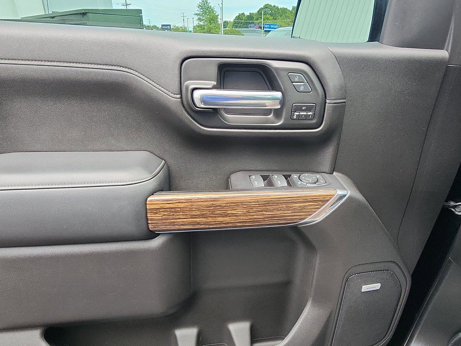 Used 2019 Chevrolet Silverado 1500 High Country w/ Technology Package AWD/4WD image 18