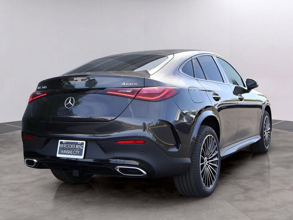 Used 2025 Mercedes-Benz GLC 300 4MATIC image 5