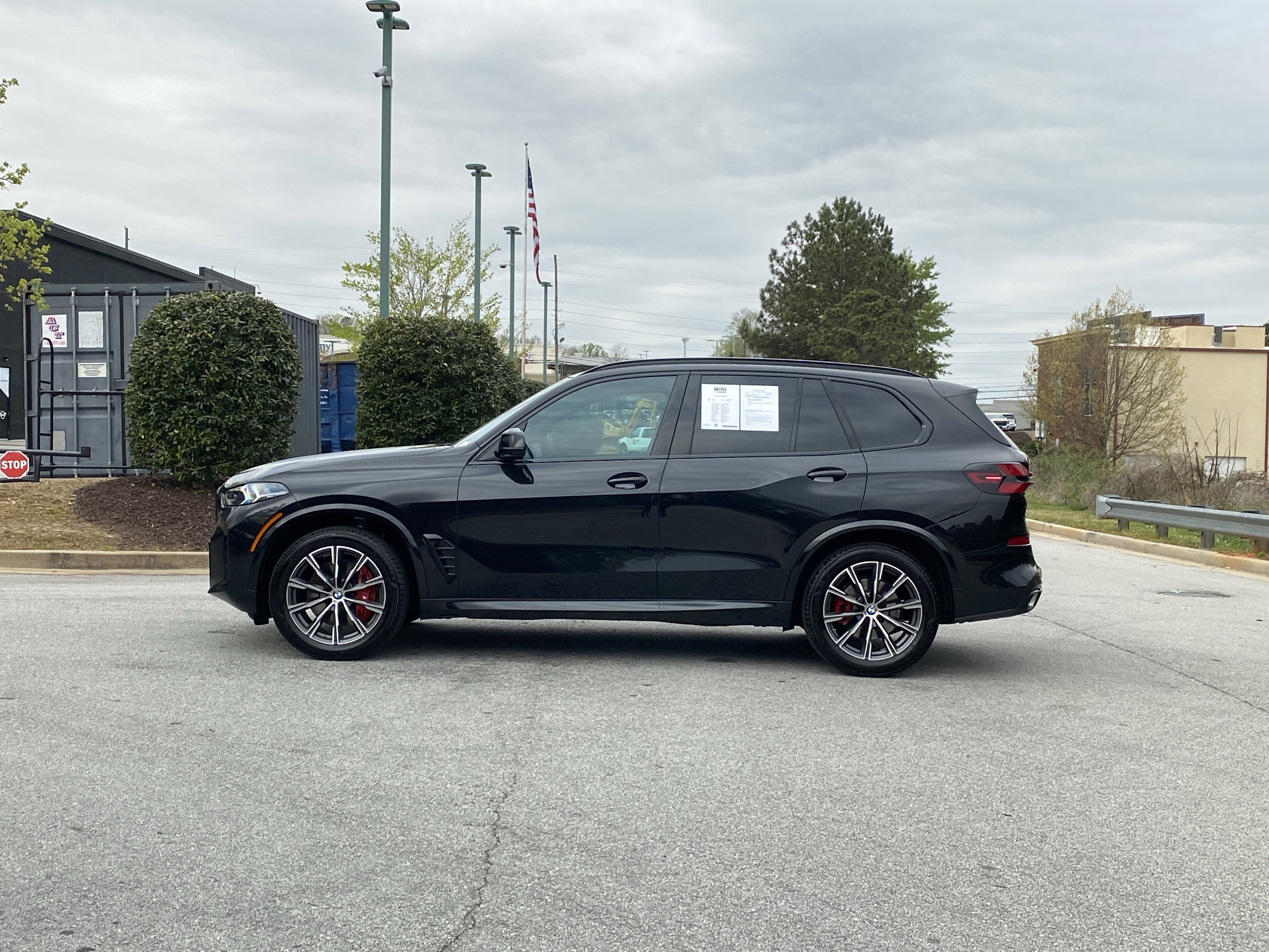 Used 2025 BMW X5 xDrive40i w/ M Sport Package image 15