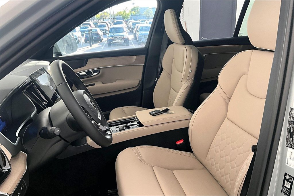 New 2026 Volvo XC90 T8 Plus w/ Protection Package Premier AWD/4WD image 29