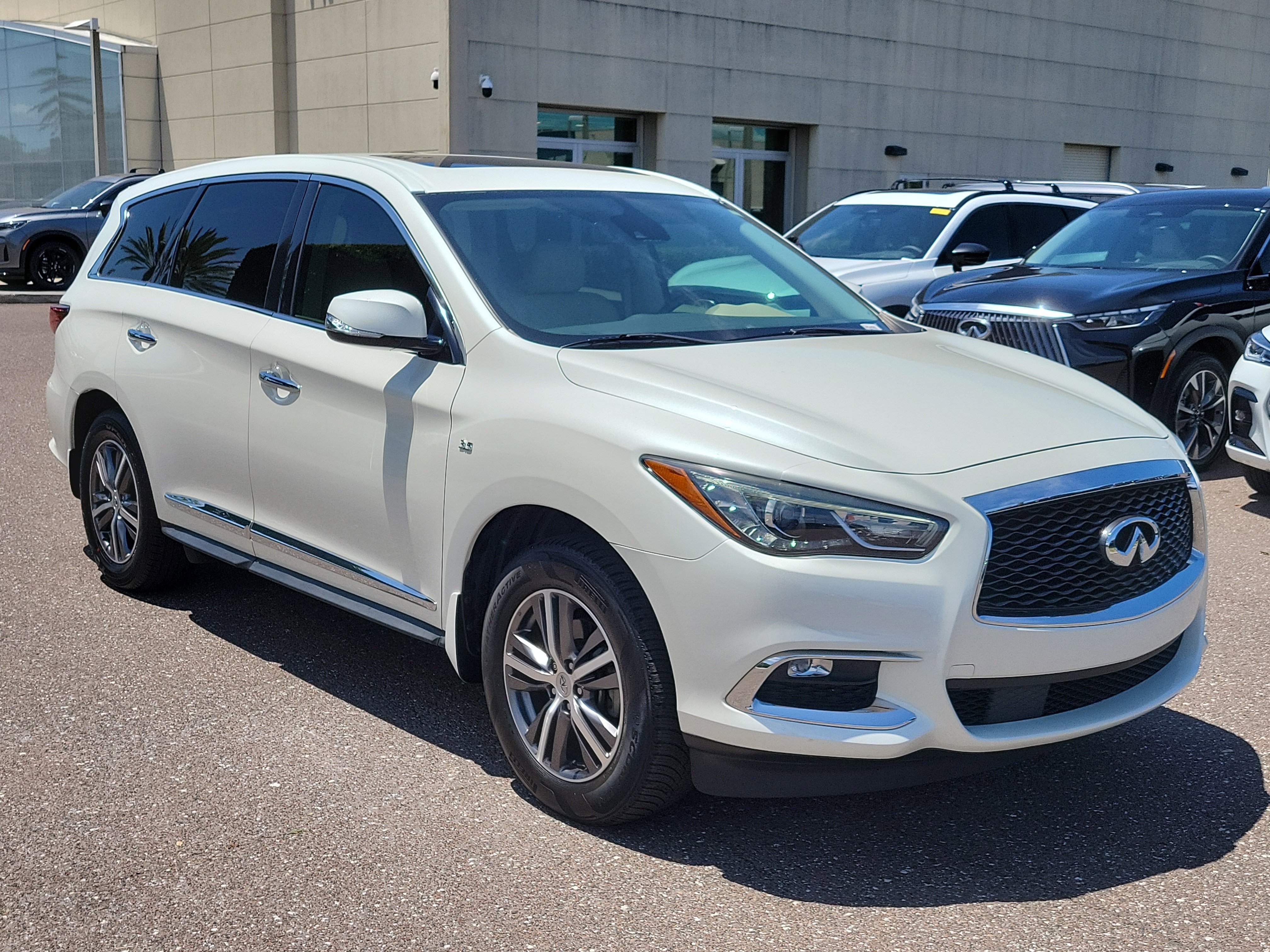 Used 2020 INFINITI QX60 Pure FWD image 2