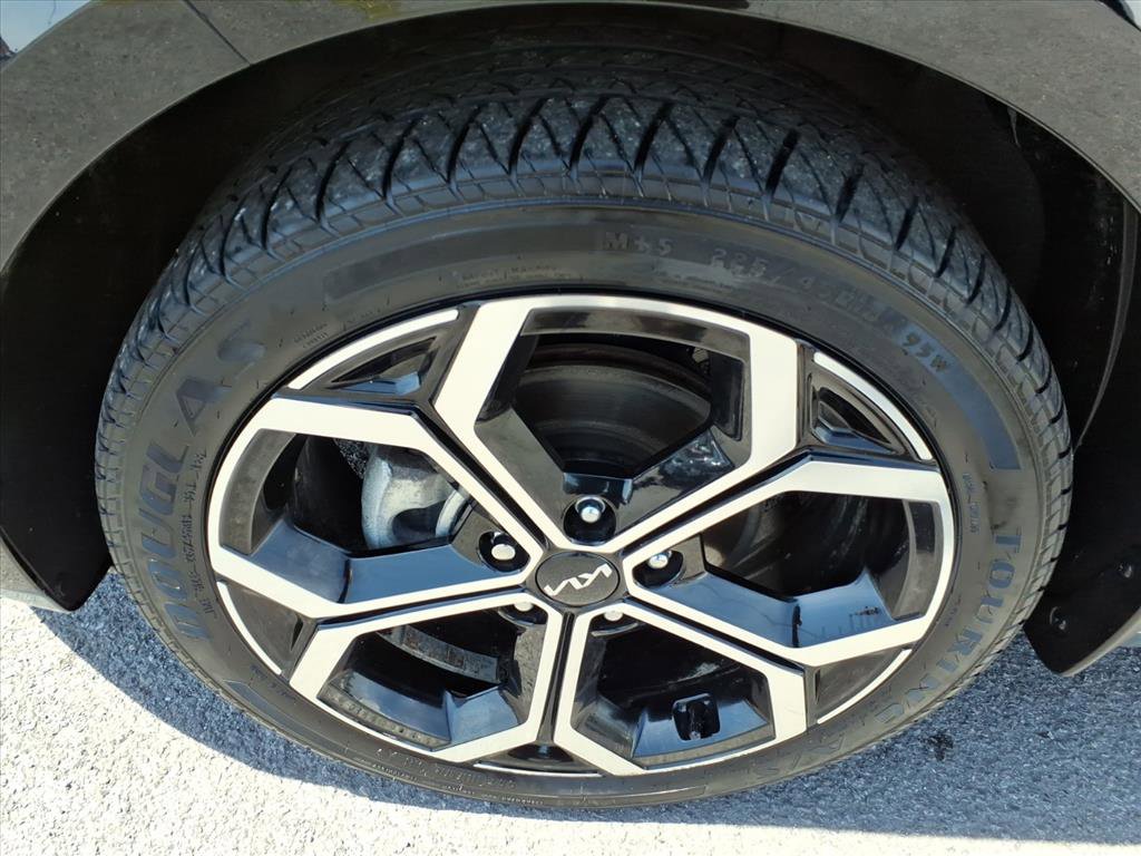 Used 2025 Kia Niro EX Touring FWD image 9
