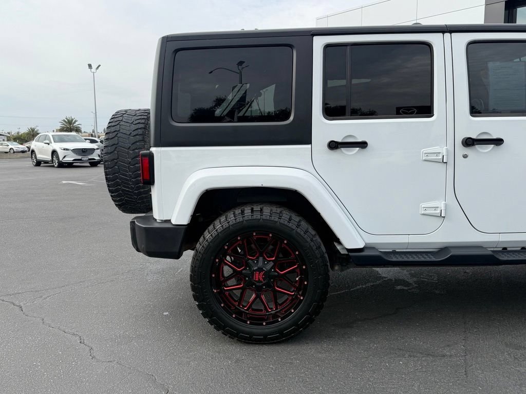 Used 2018 Jeep Wrangler Unlimited Sahara AWD/4WD image 12