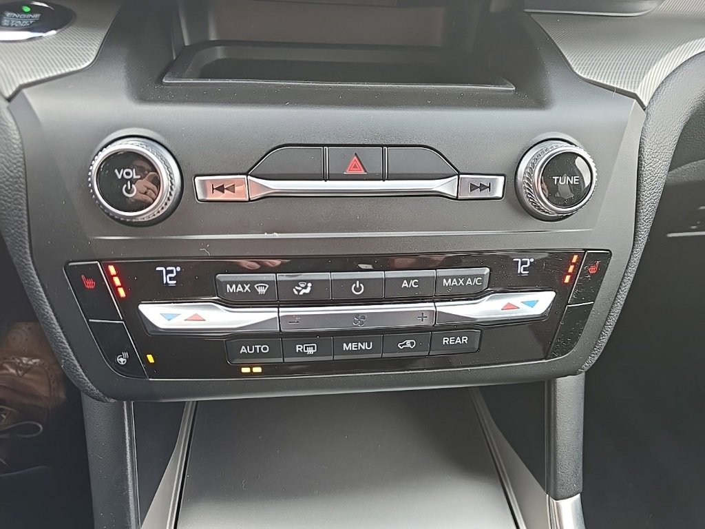 Used 2020 Ford Explorer XLT w/ Equipment Group 202A image 8