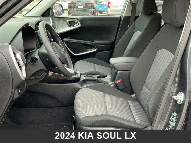 Used 2024 Kia Soul LX w/ Option Group 015 image 12