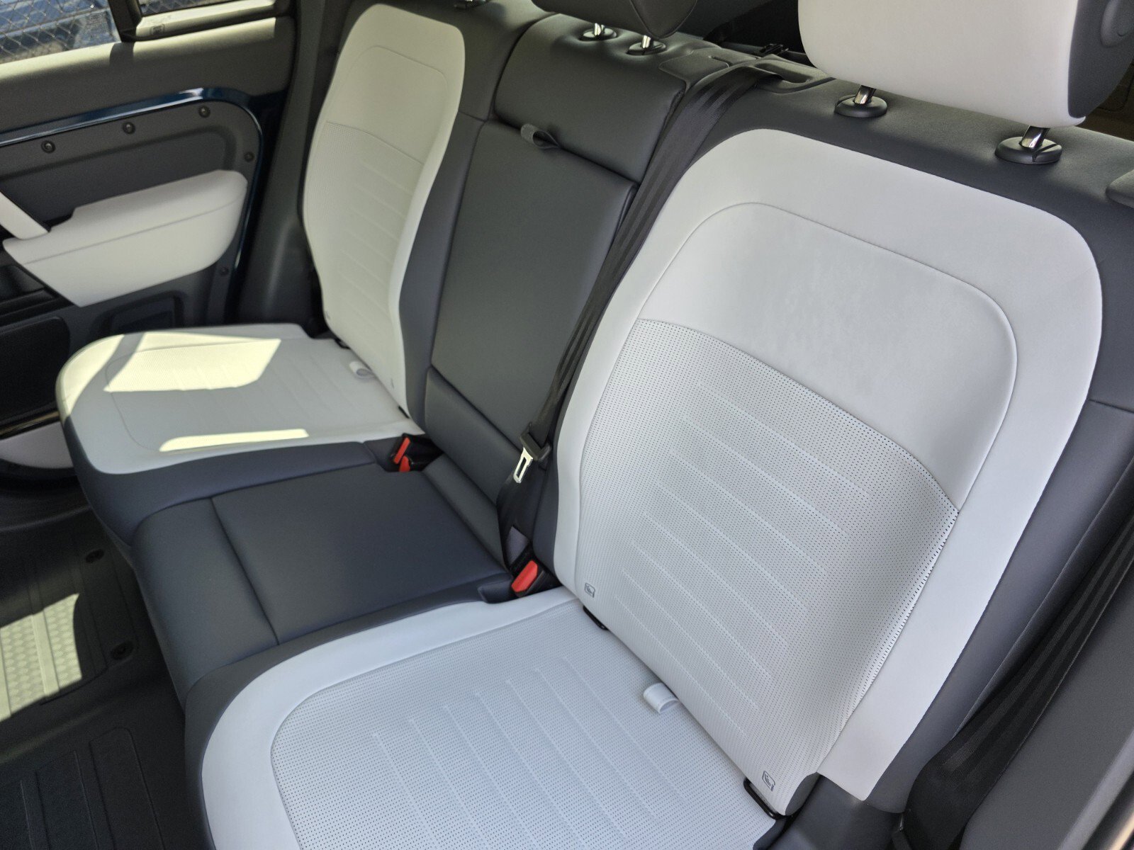 New 2026 Land Rover Defender 110 OCTA image 14