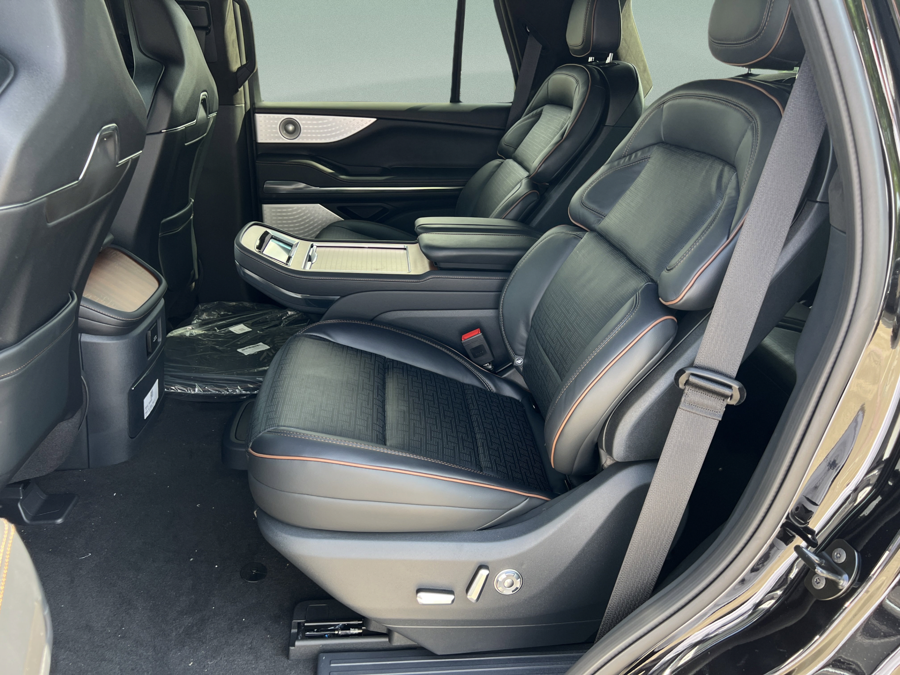 New 2026 Lincoln Navigator Black Label AWD/4WD image 21