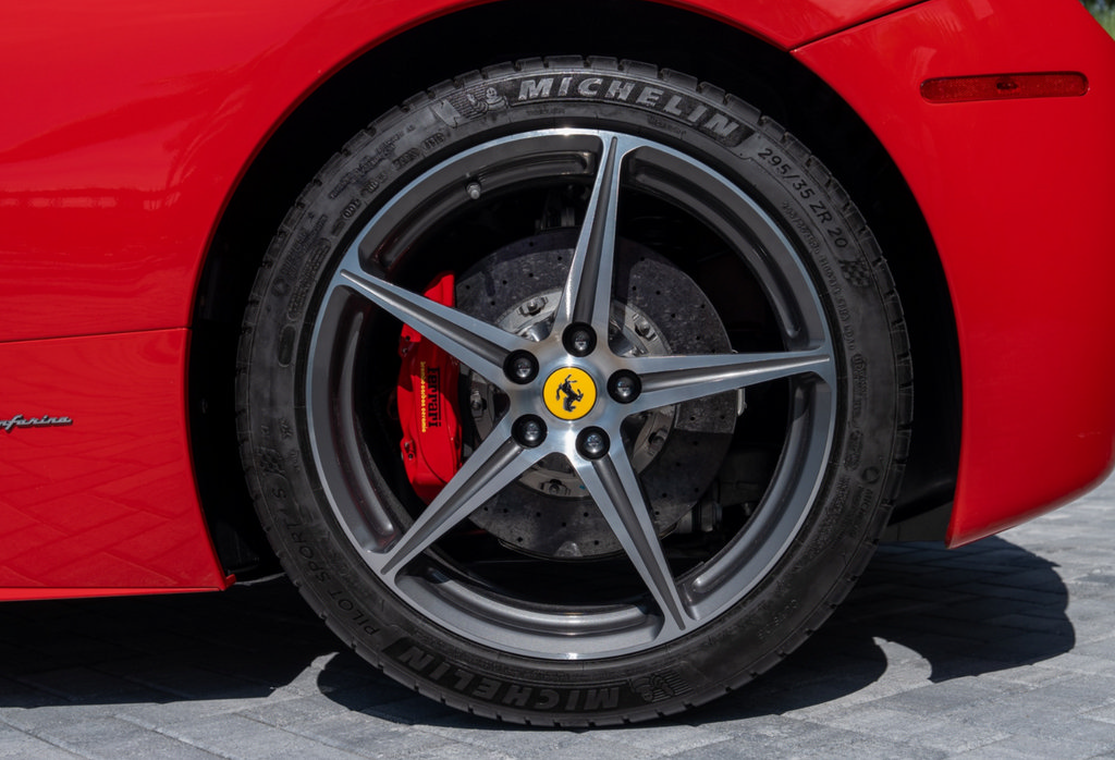 Used 2013 Ferrari 458 Spider RWD image 14