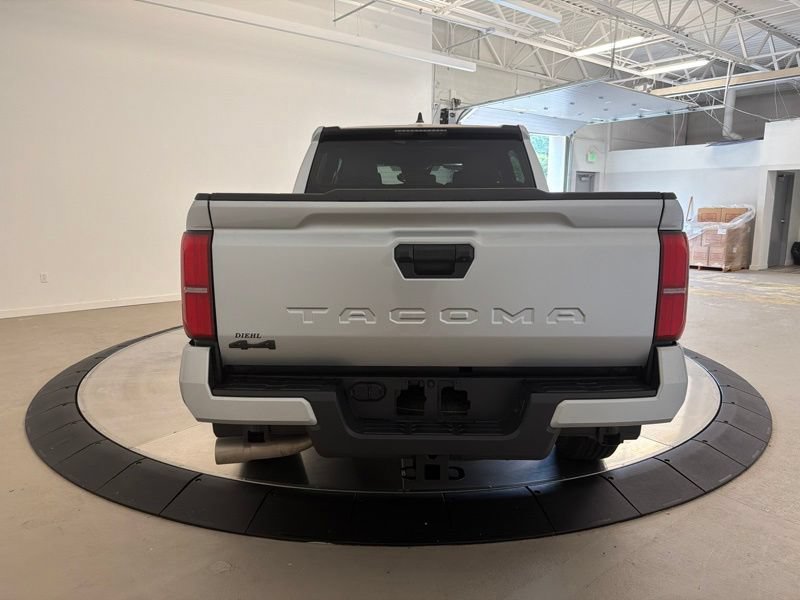 Certified 2025 Toyota Tacoma SR5 AWD/4WD image 4