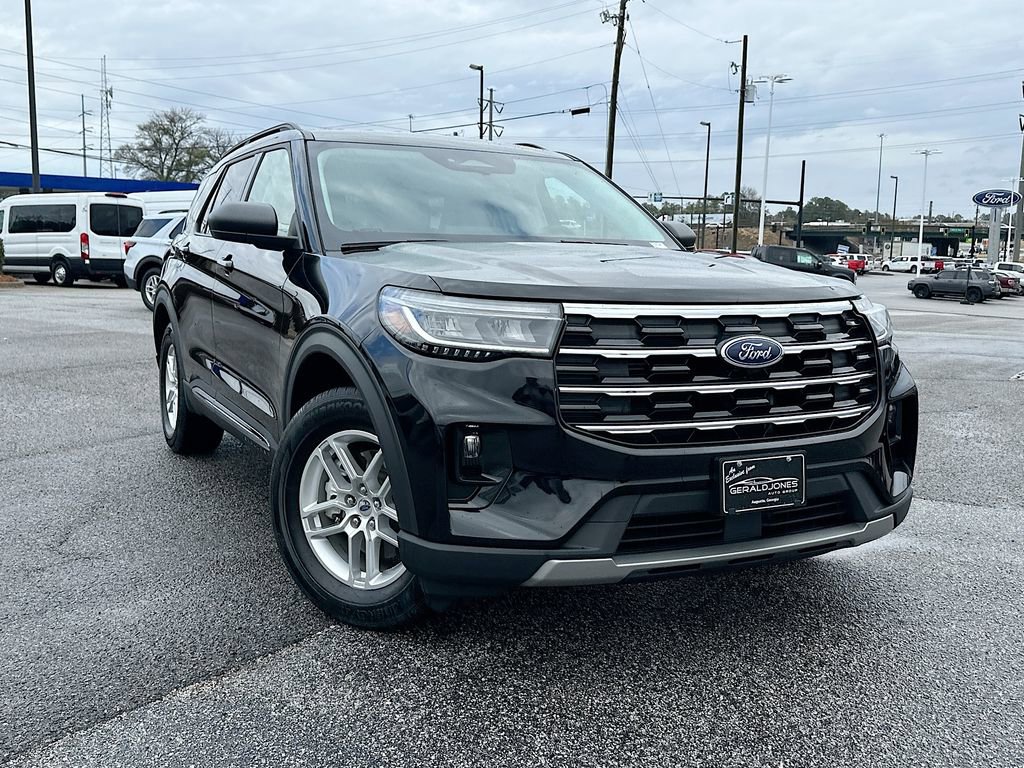 Certified 2025 Ford Explorer Active w/ Active Comfort Package image 1