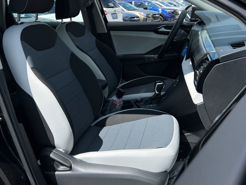 New 2025 Volkswagen Taos S image 9