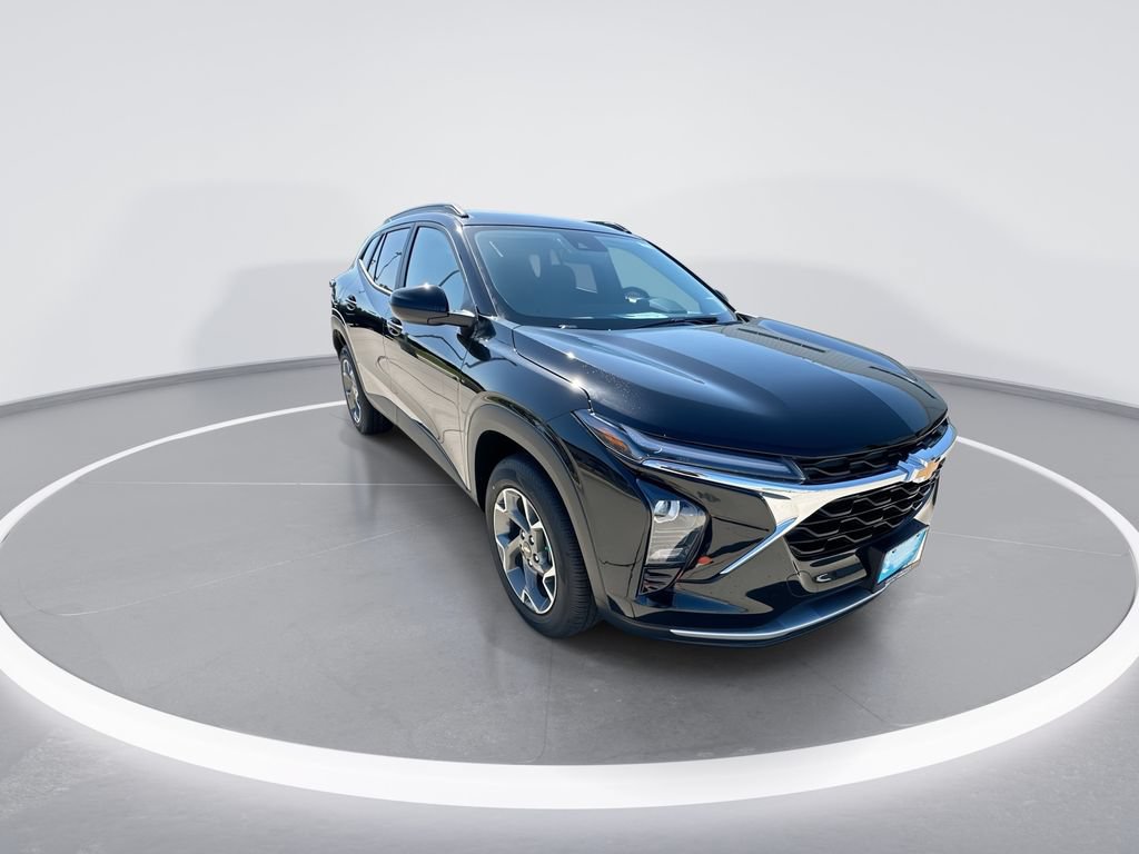 New 2026 Chevrolet Trax LT w/ LT Convenience Package FWD image 2