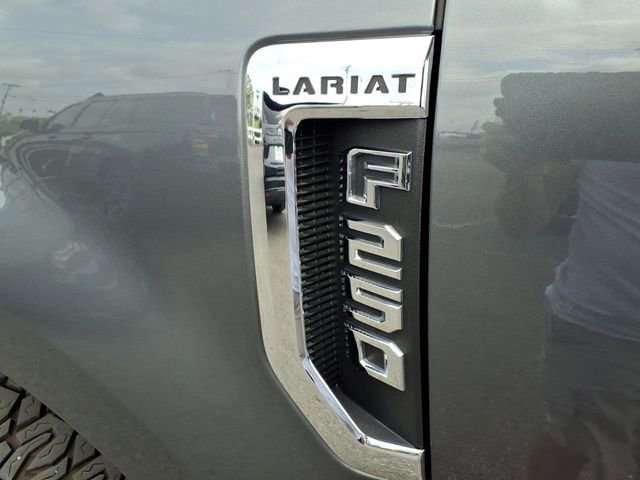 Used 2022 Ford F250 Lariat w/ Lariat Value Package AWD/4WD image 6