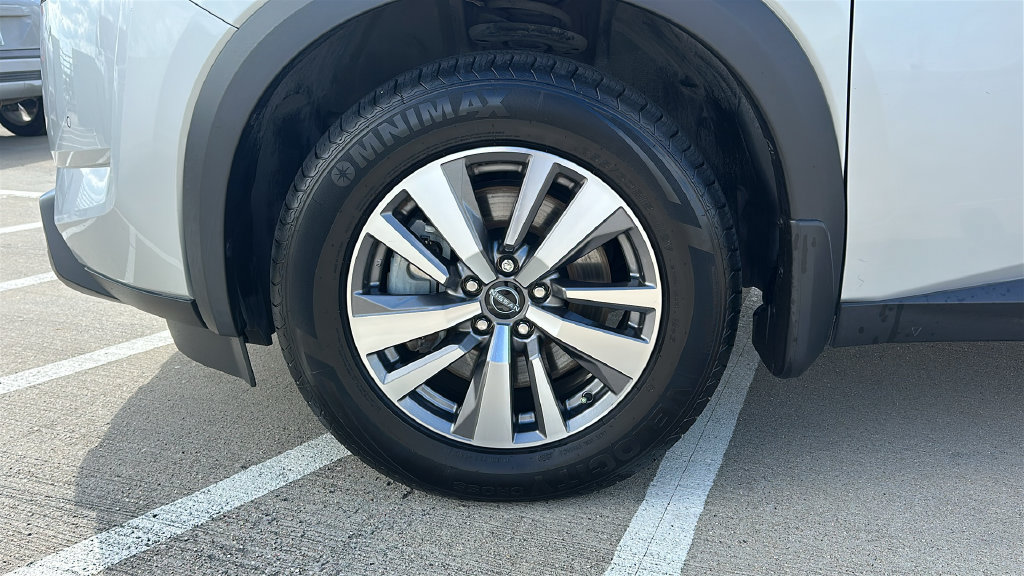 Used 2023 Nissan Pathfinder SL w/ Lighting Package (N92) AWD/4WD image 6