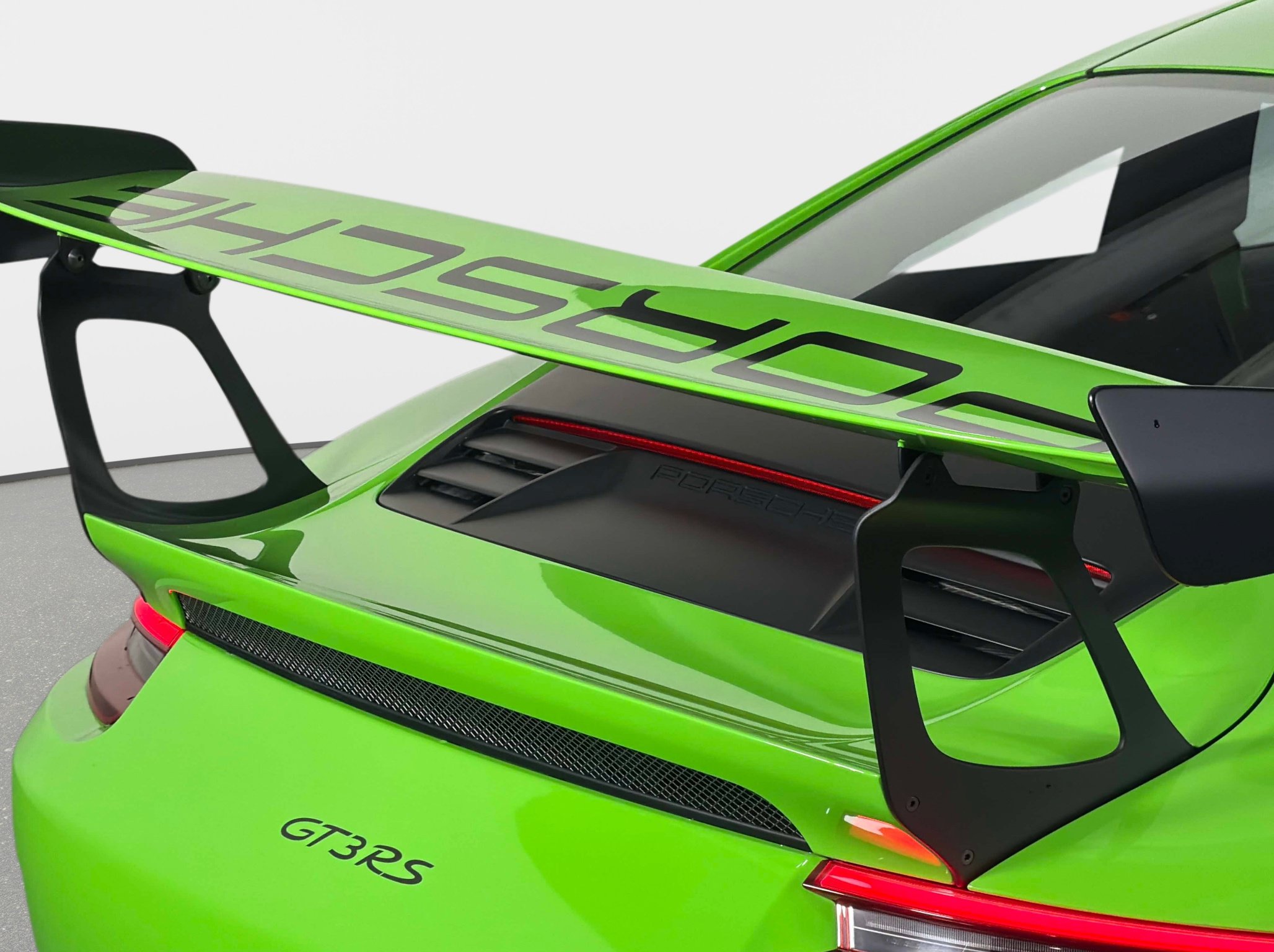 Used 2019 Porsche 911 GT3 RS RWD image 8