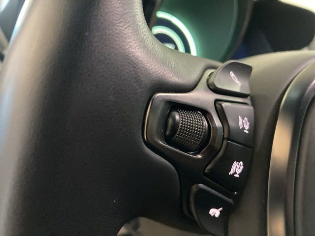 Used 2023 Aston Martin V8 Vantage Roadster image 26