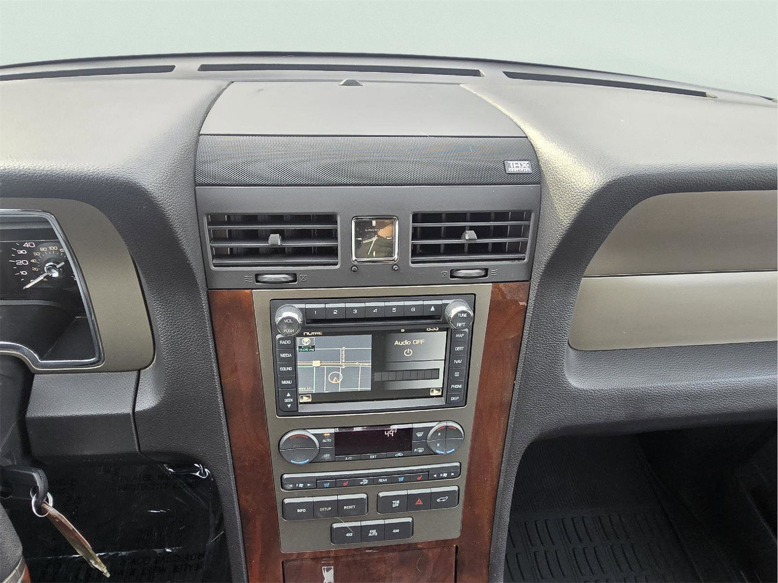 Used 2012 Lincoln Navigator 4WD image 15
