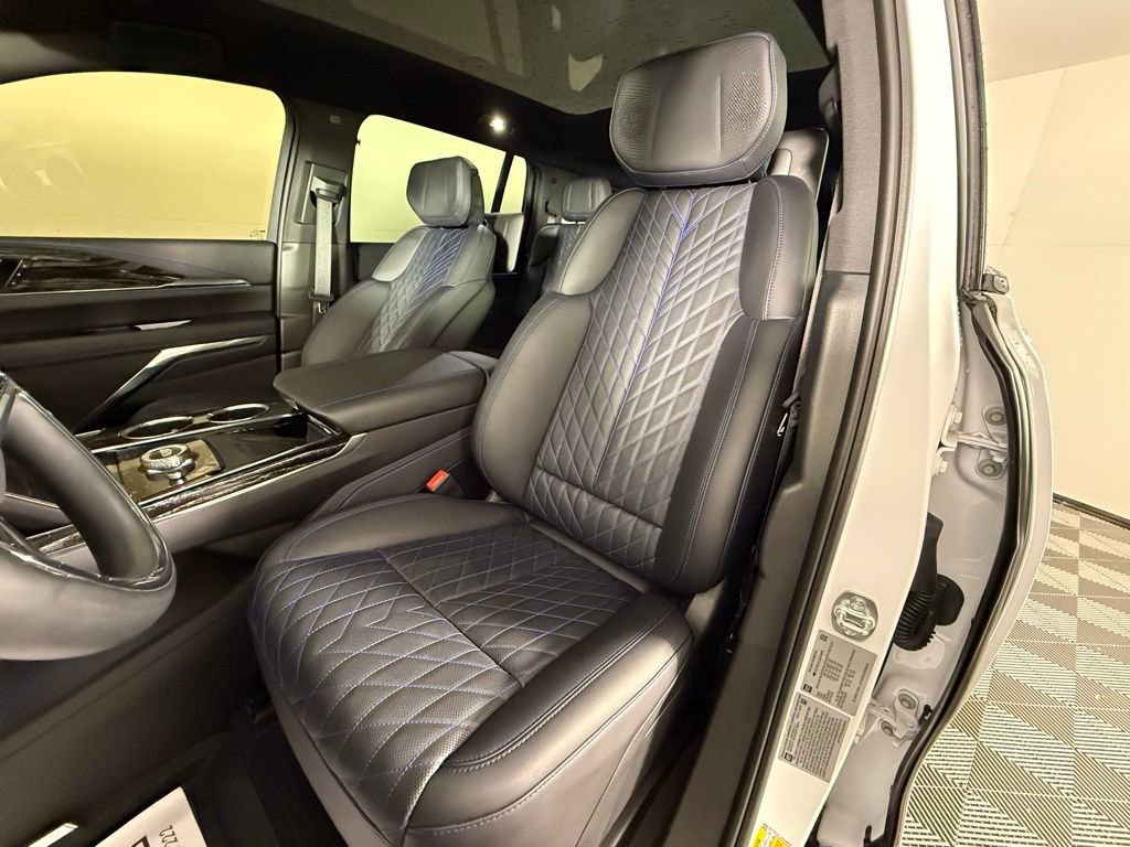 Used 2025 Cadillac Escalade IQ Luxury 1 image 5