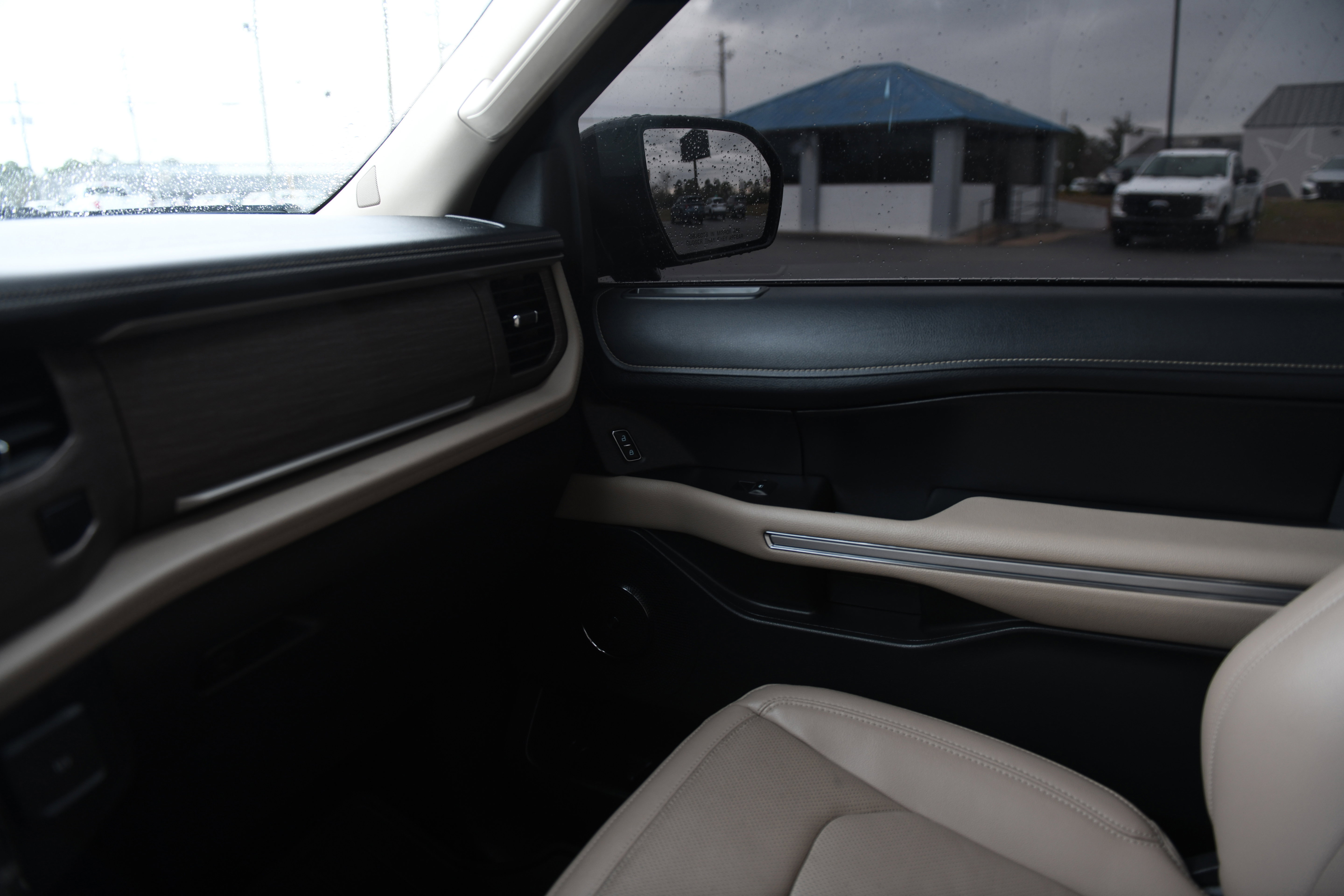 Used 2024 Ford Expedition Max Limited image 22