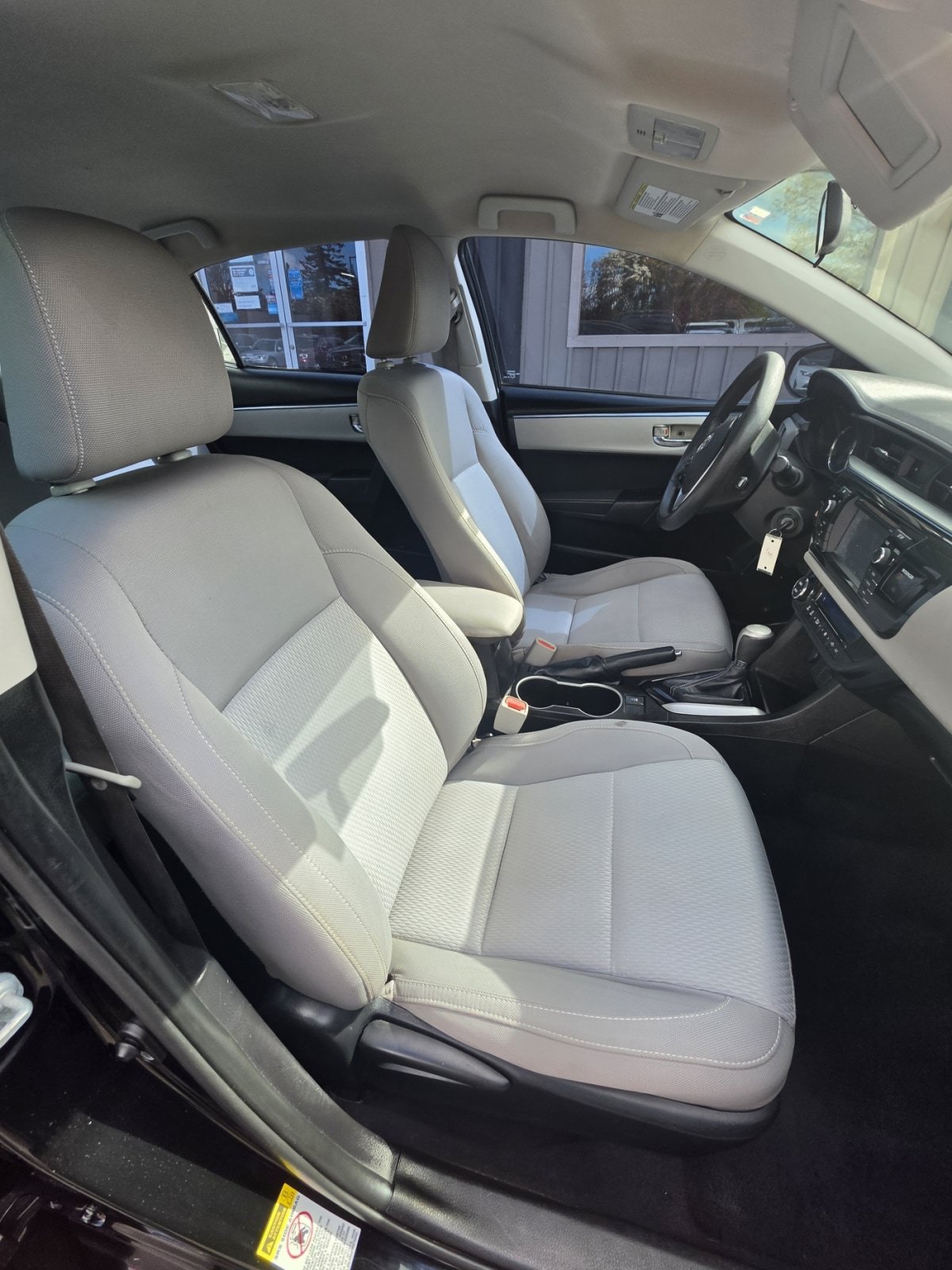Used 2016 Toyota Corolla LE FWD image 12