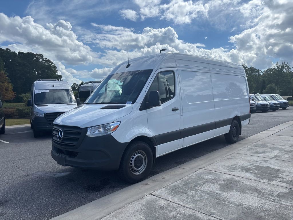 Used 2024 Mercedes-Benz Sprinter 2500 image 7