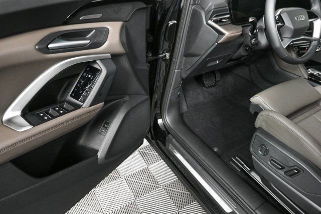 New 2025 Audi Q5 Premium Plus image 8