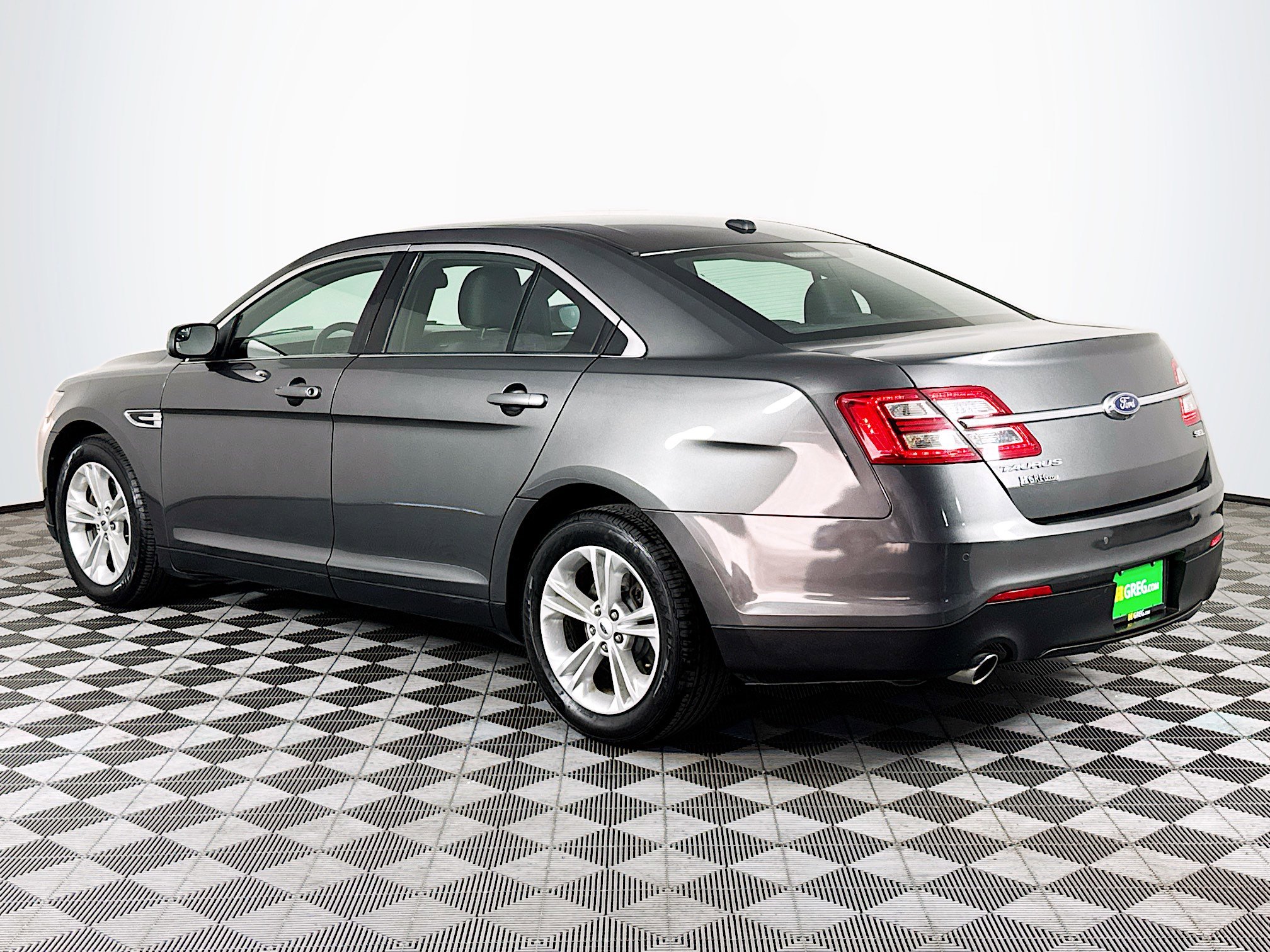 Used 2018 Ford Taurus SEL image 6