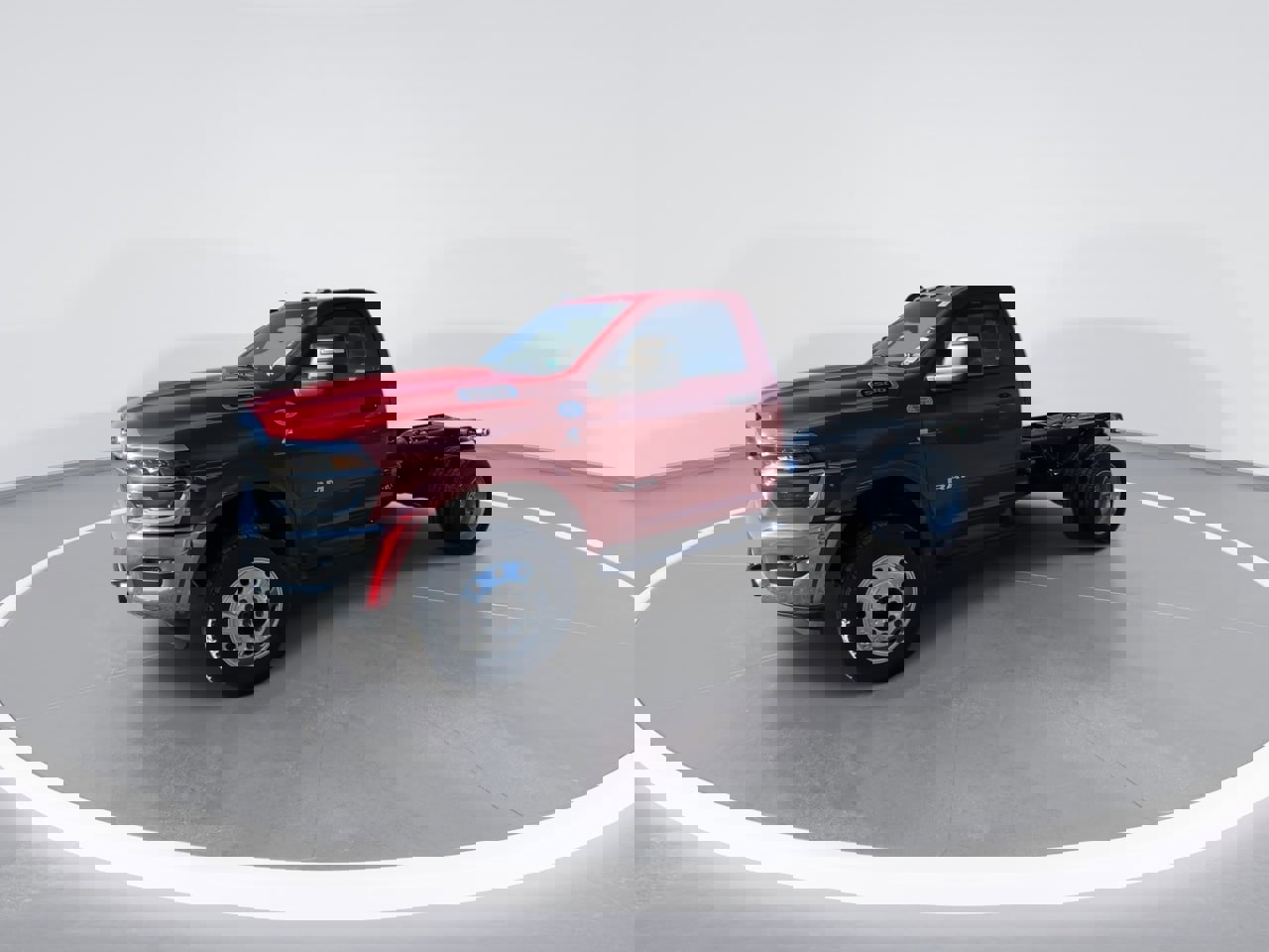 New 2026 RAM 5500 4x4 Regular Cab image 4