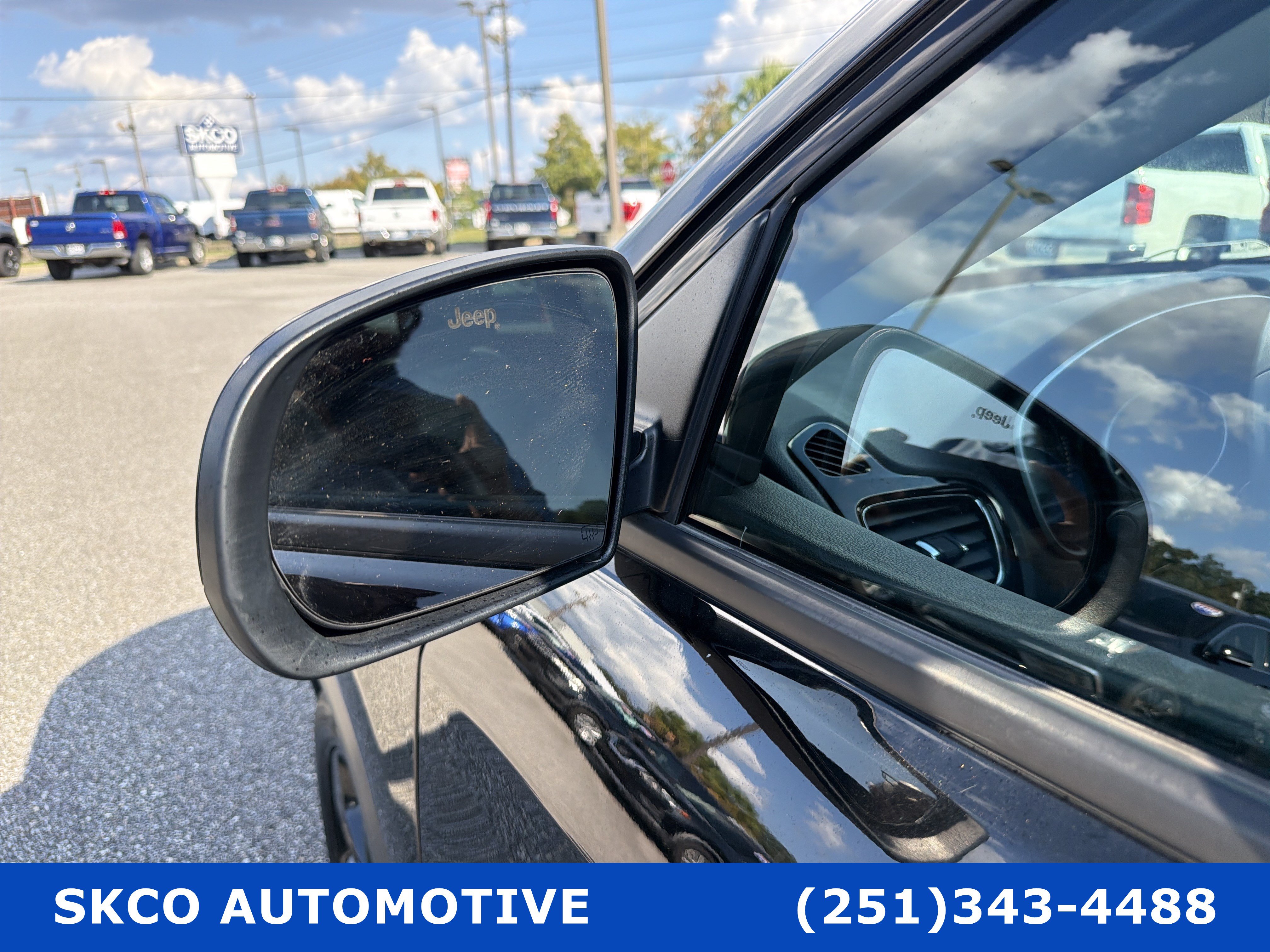Used 2021 Jeep Compass Latitude w/ Sun and Sound Group AWD/4WD image 10