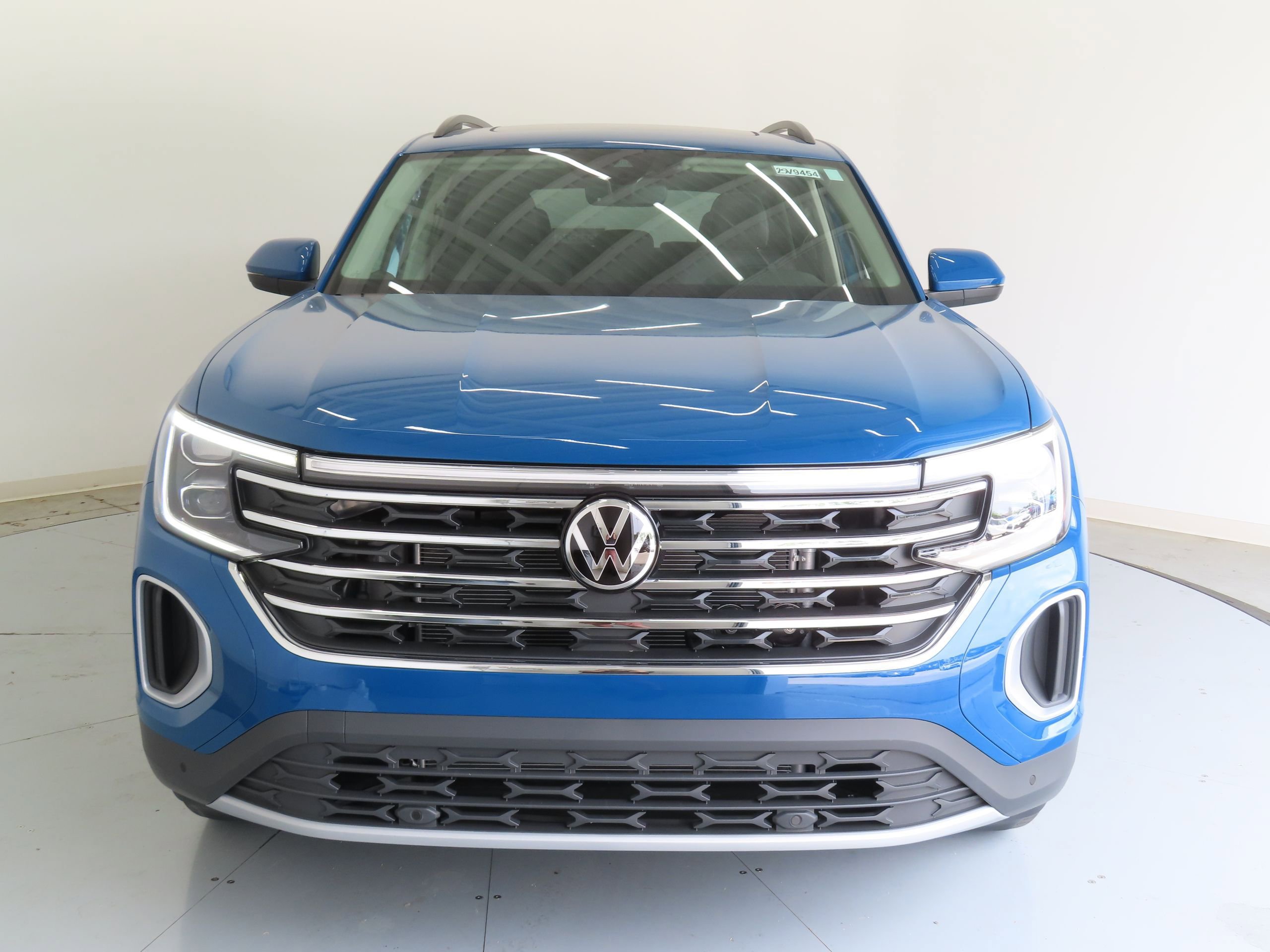 New 2025 Volkswagen Atlas SE FWD image 10