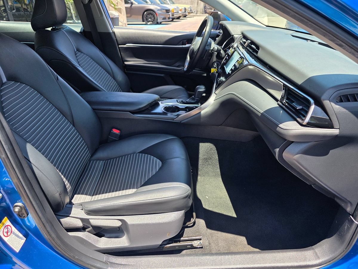 Used 2019 Toyota Camry SE FWD image 14