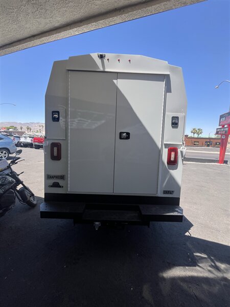 Used 2024 GMC Savana 3500 w/ Power Convenience Package RWD image 6