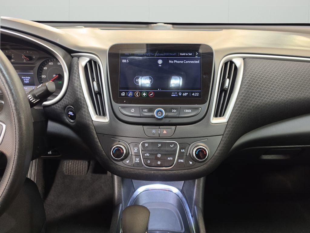 Used 2025 Chevrolet Malibu LT image 22