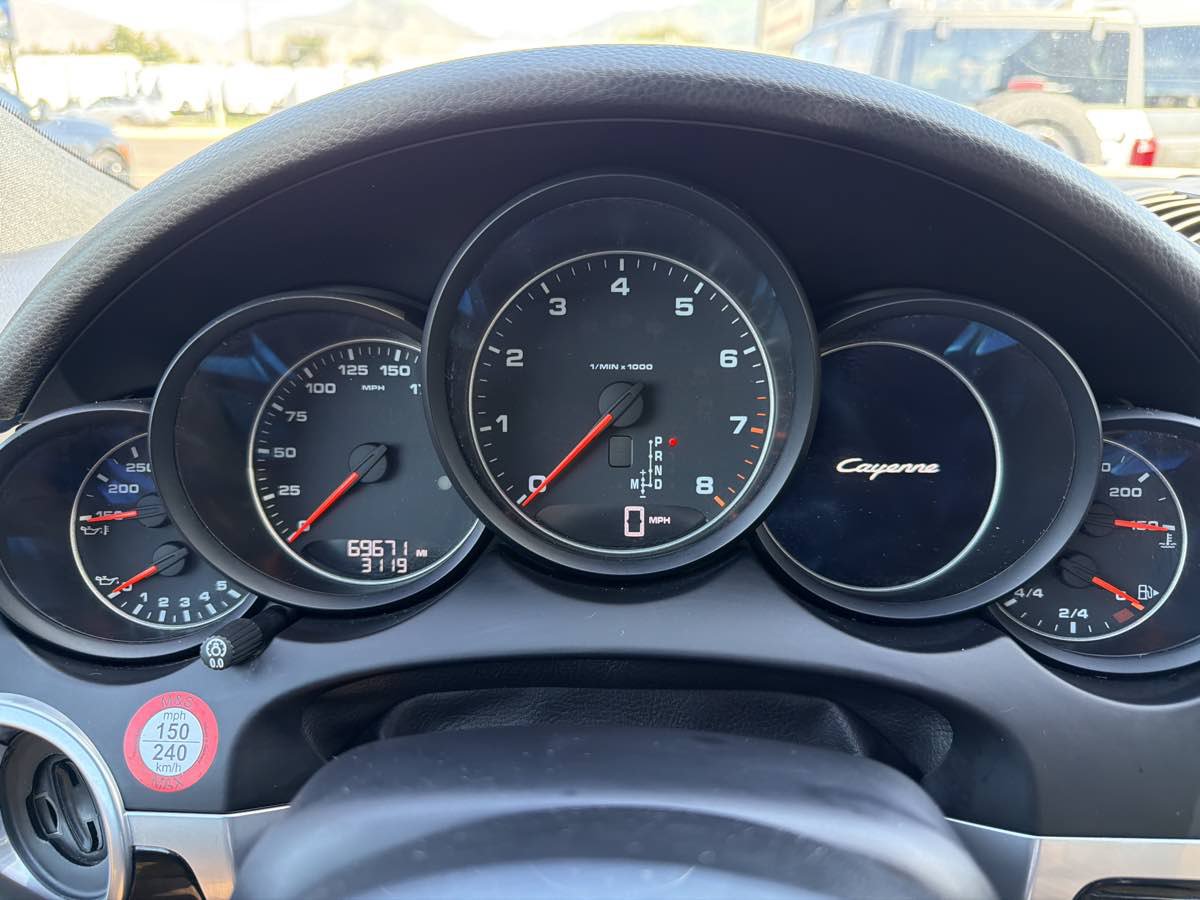Used 2018 Porsche Cayenne Platinum Edition AWD/4WD image 27