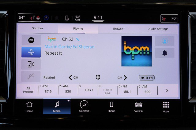 Used 2021 Chrysler Pacifica Touring-L FWD image 14