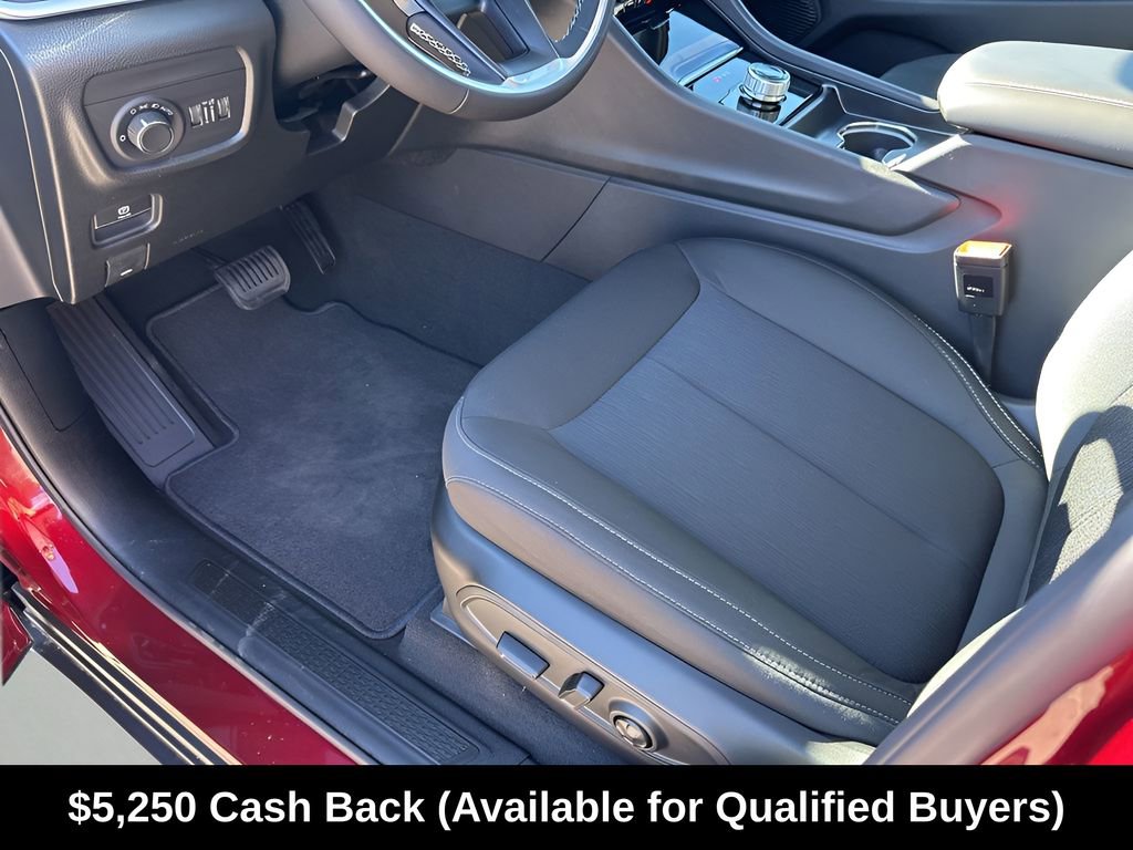 New 2025 Jeep Grand Cherokee Laredo X w/ Luxury Tech Group I RWD image 31
