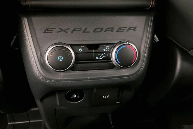 Used 2025 Ford Explorer ST-Line image 30