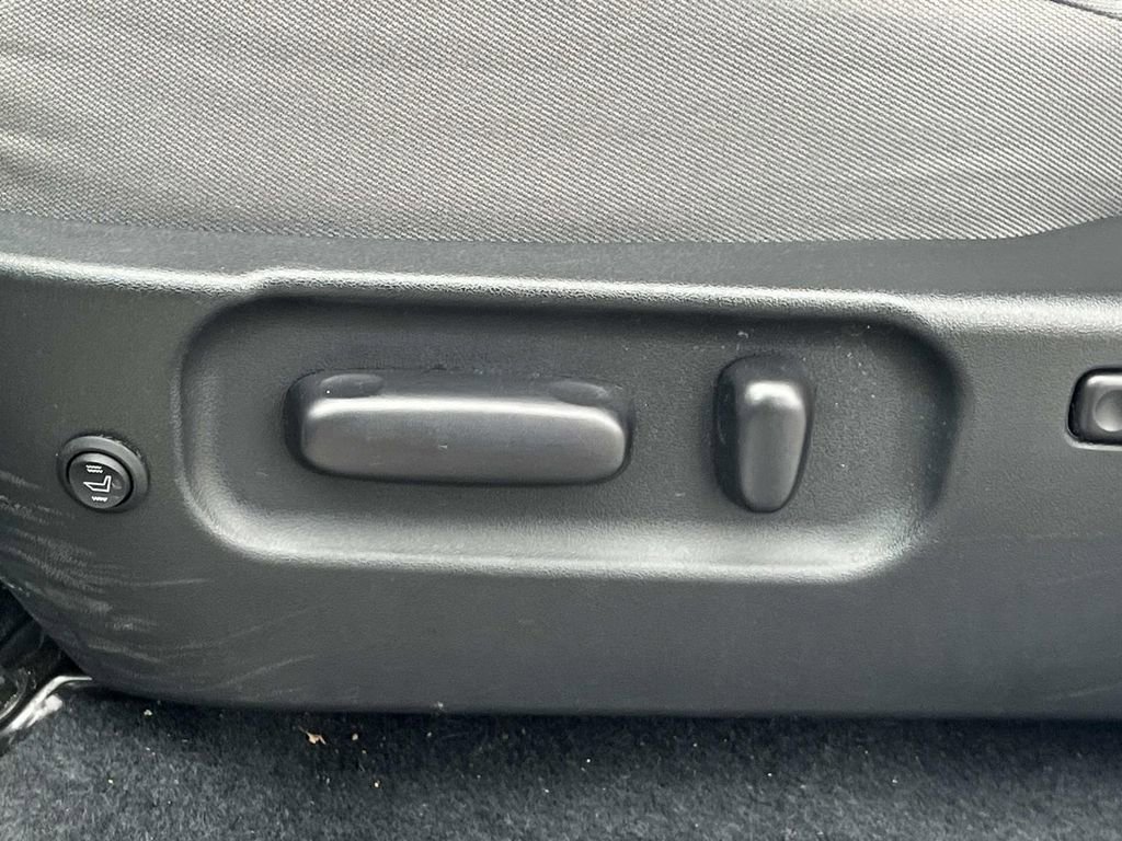 Used 2023 Toyota Tacoma SR5 w/ Technology Package image 21