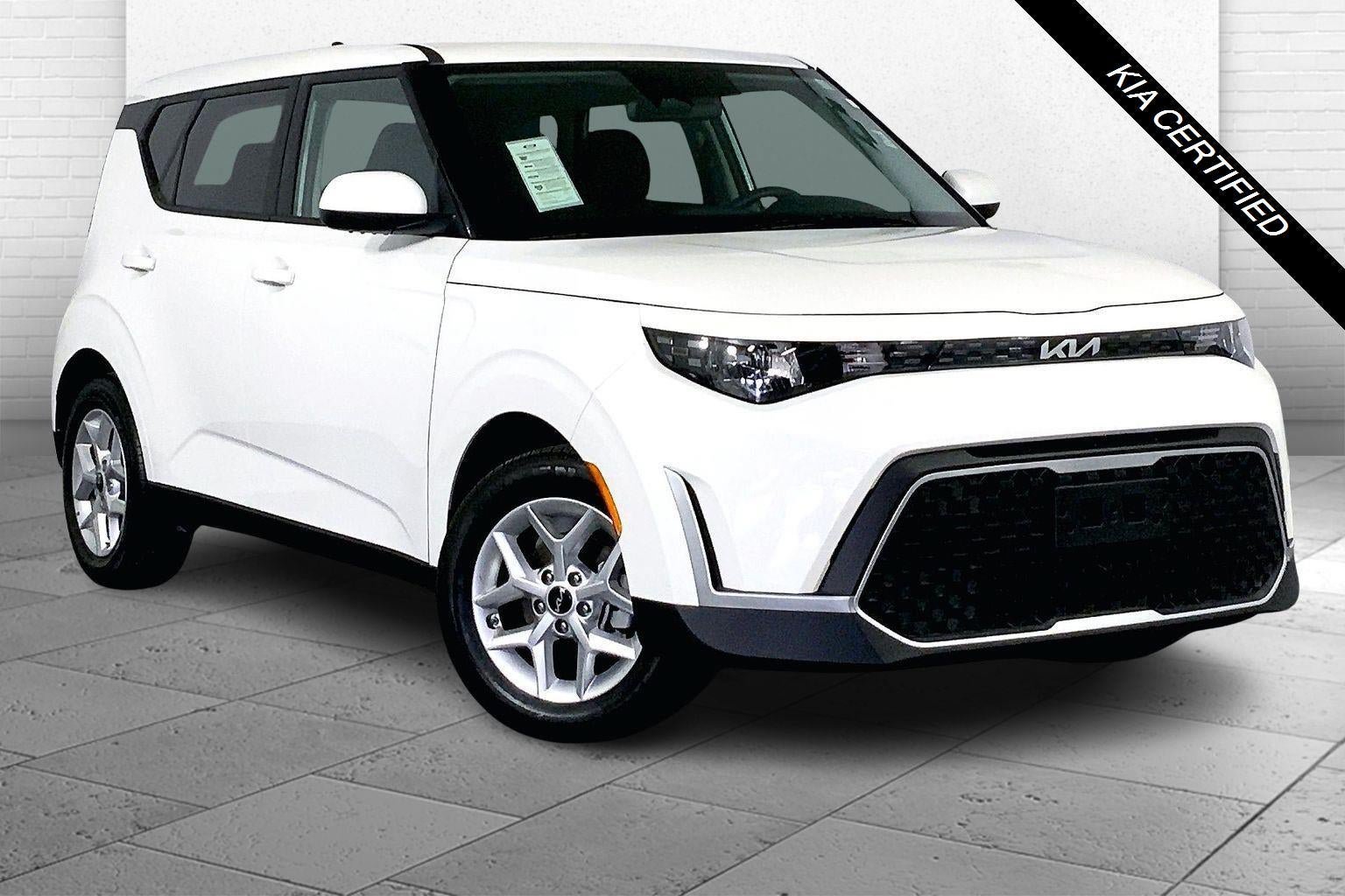 Certified 2025 Kia Soul LX FWD image 1