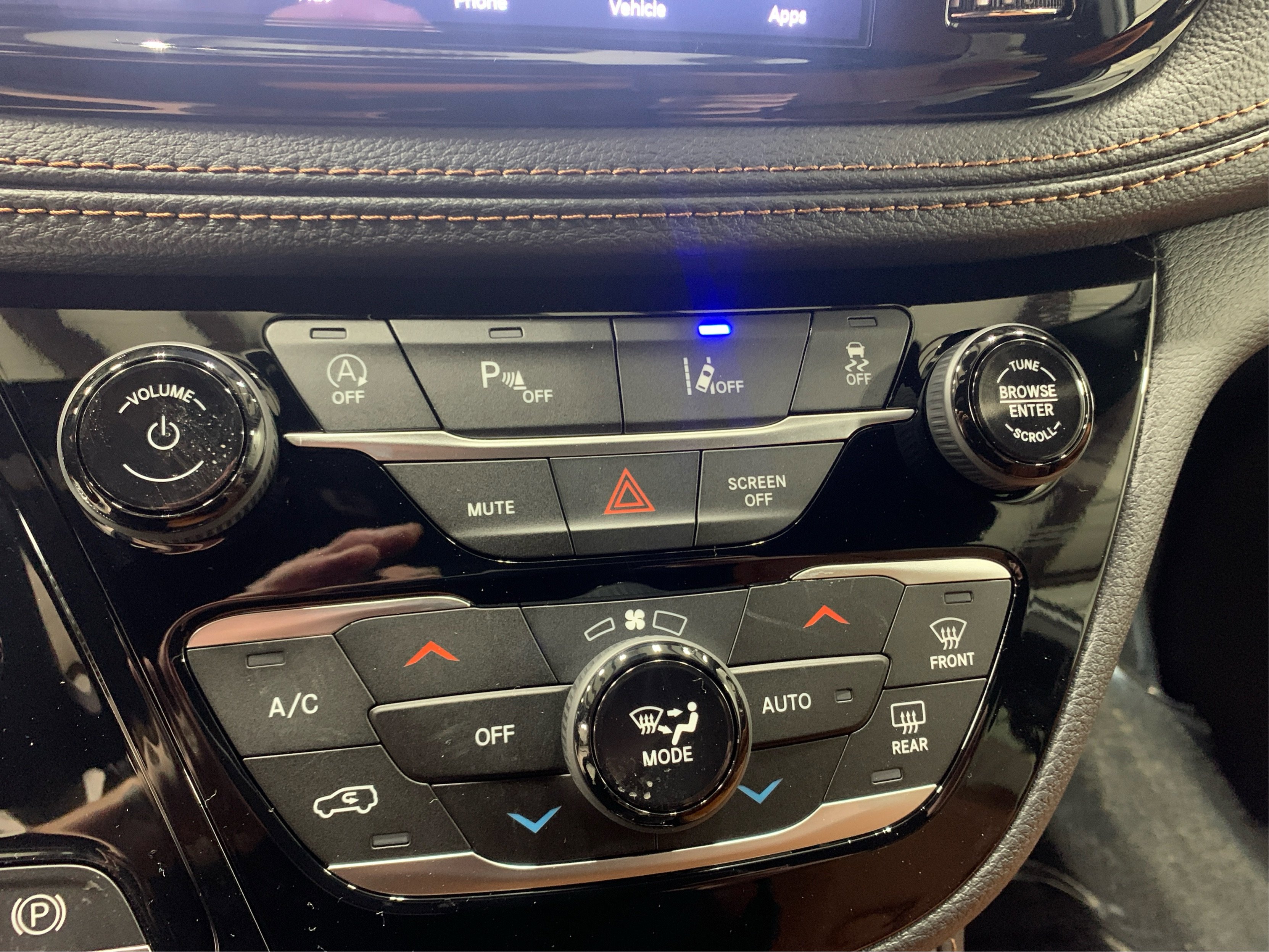 New 2026 Chrysler Pacifica Pinnacle AWD/4WD image 28