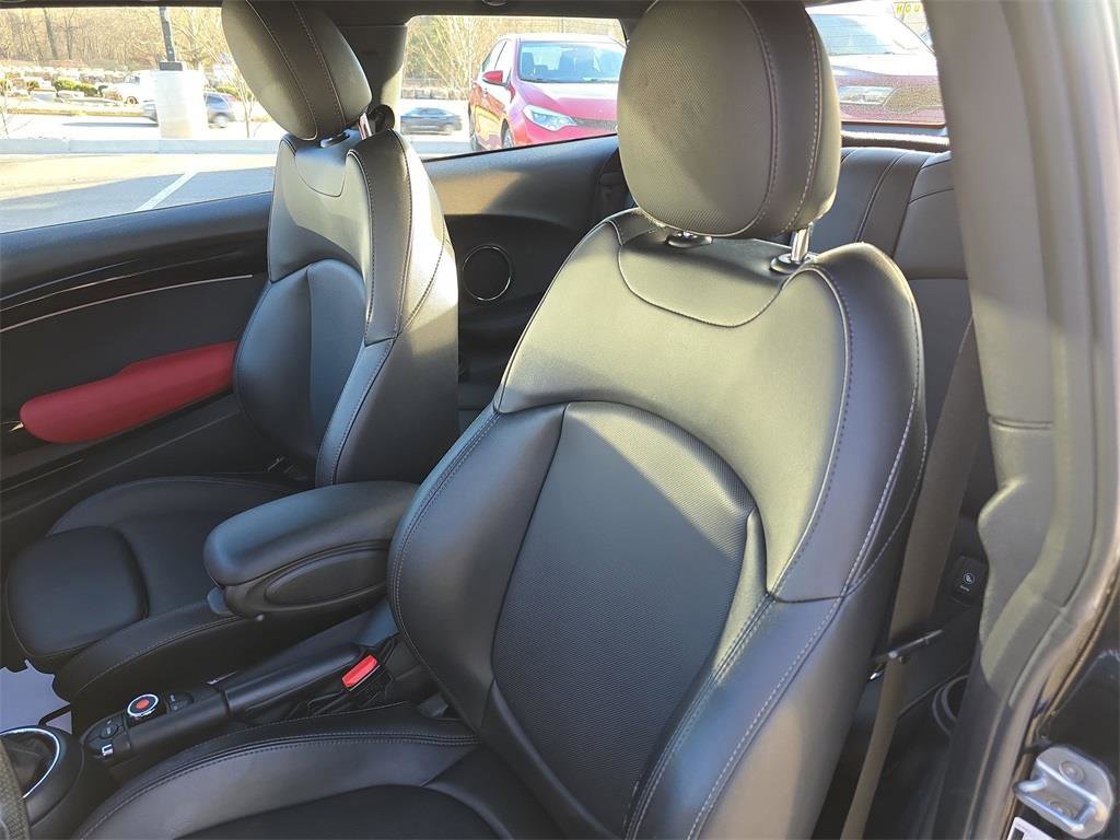 Used 2017 MINI Cooper 2-Door Hardtop image 15