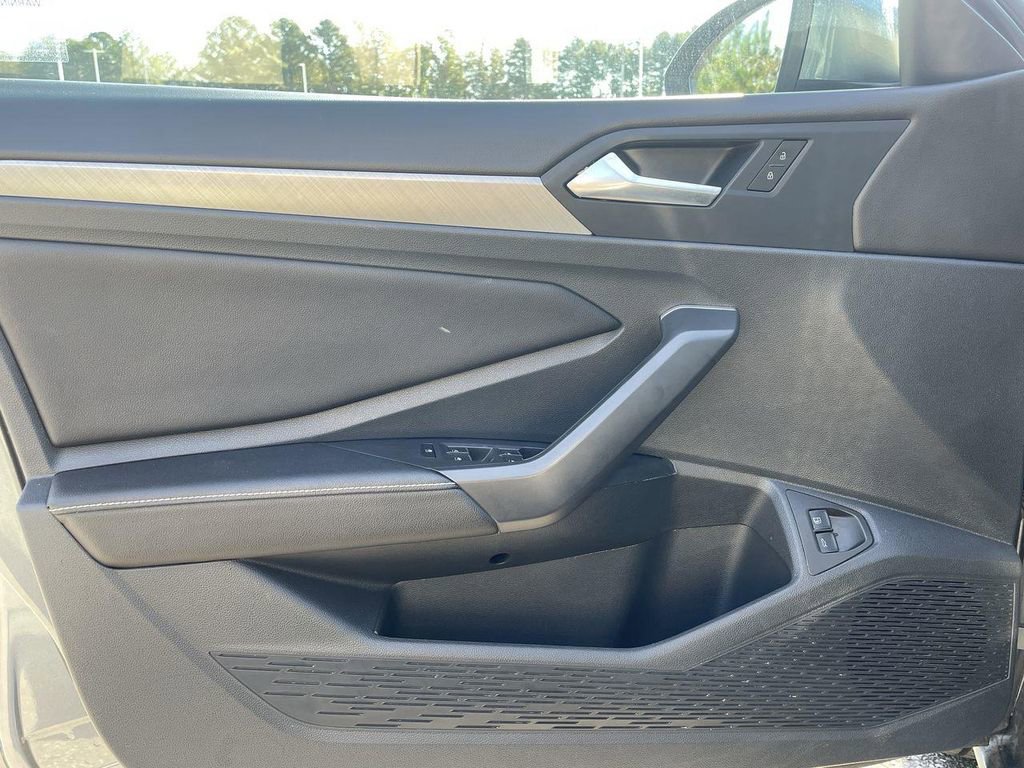 Used 2024 Volkswagen Jetta SE image 21