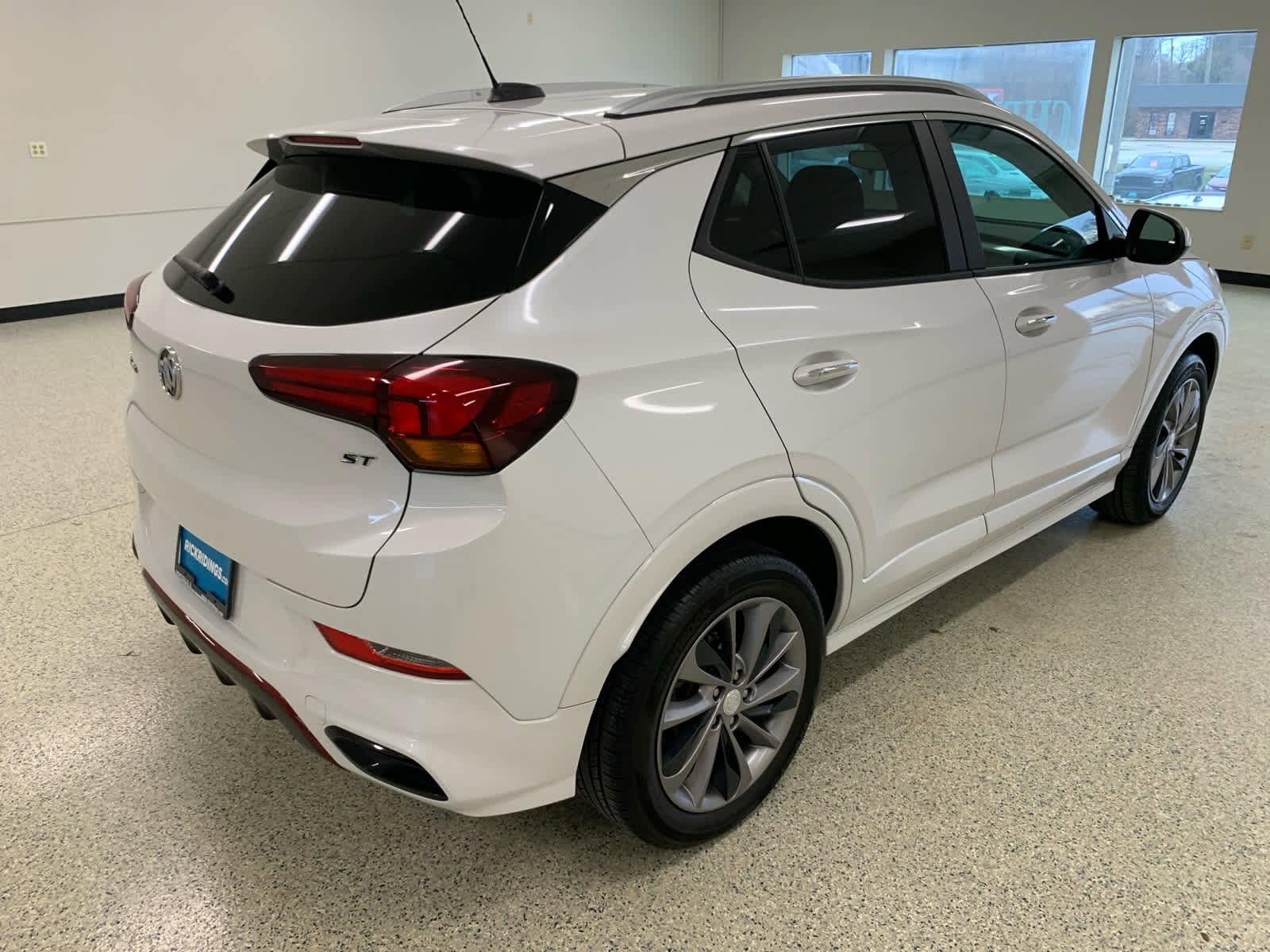 Used 2022 Buick Encore GX Preferred w/ Sport Touring Package FWD image 5