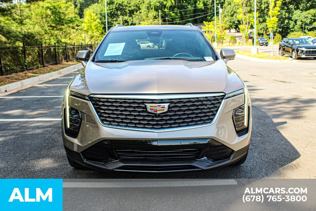Used 2025 Cadillac XT4 Premium Luxury FWD image 9