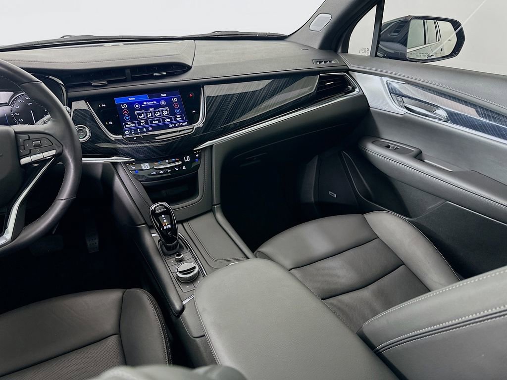 Used 2025 Cadillac XT6 Premium Luxury w/ LPO, Floor Liner Package image 25